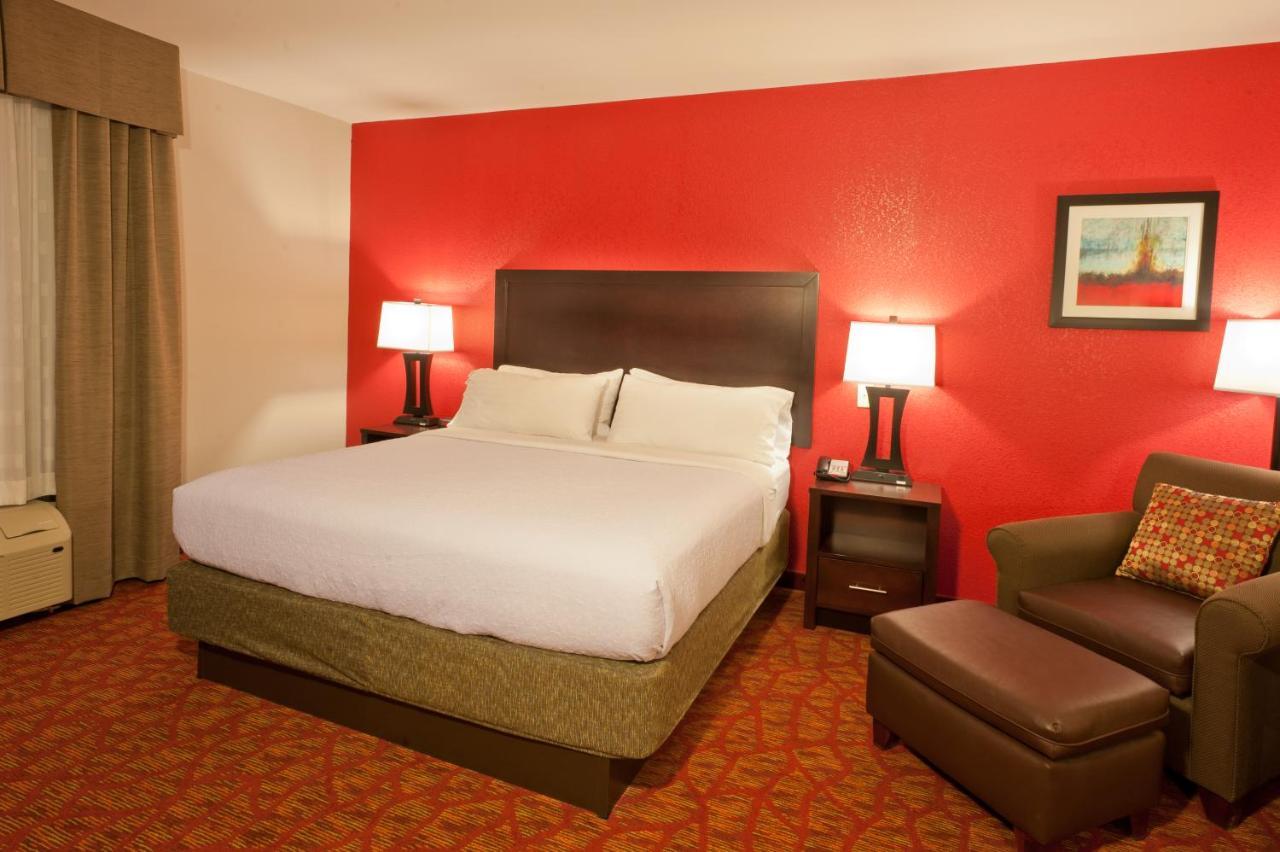 Holiday Inn Guin By Ihg Twin Bagian luar foto