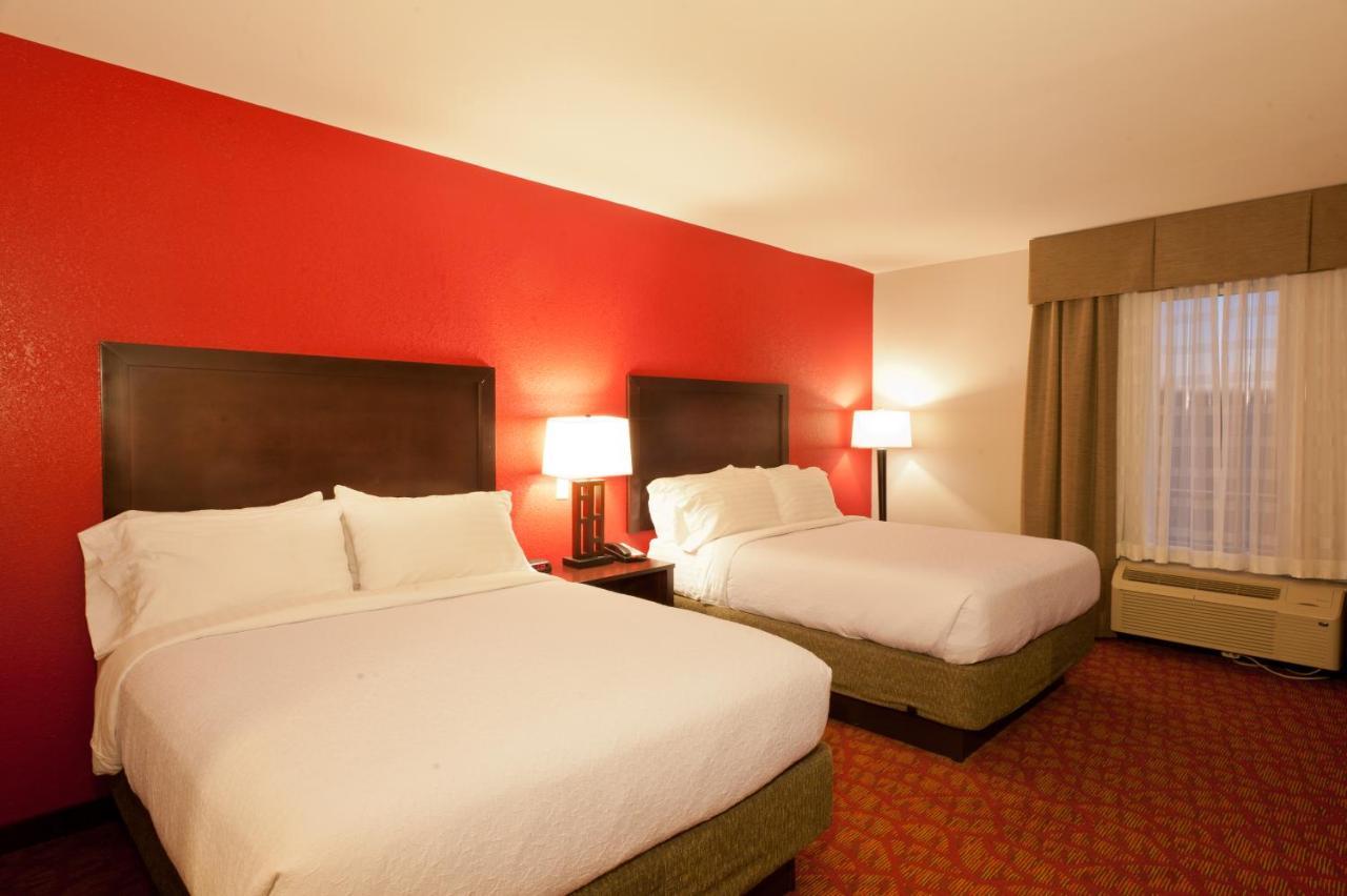 Holiday Inn Guin By Ihg Twin Bagian luar foto