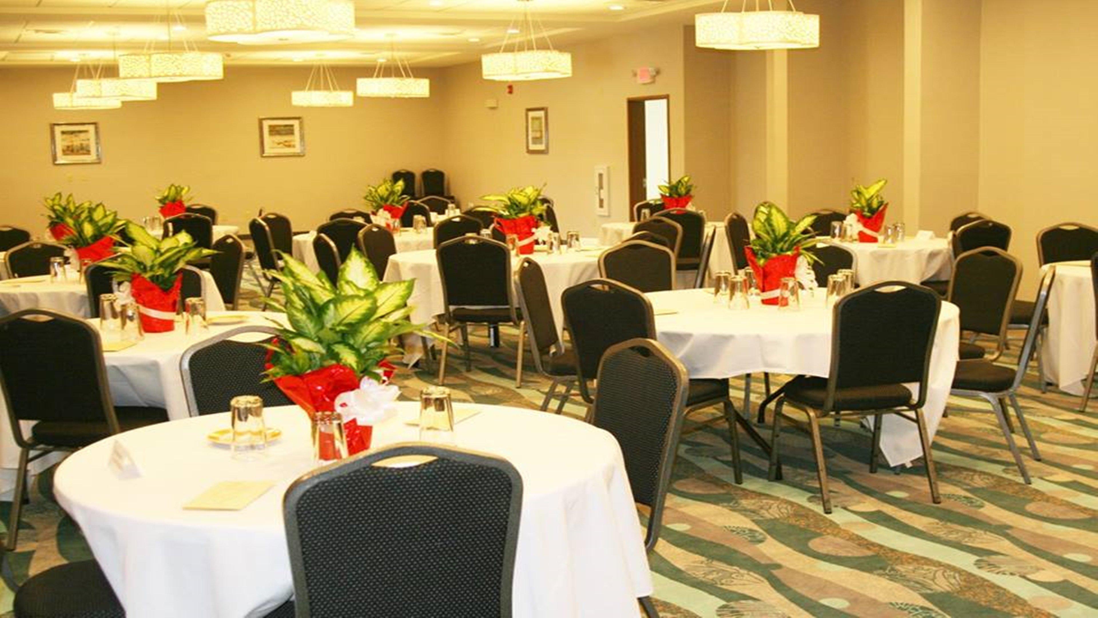 Holiday Inn Guin By Ihg Twin Bagian luar foto